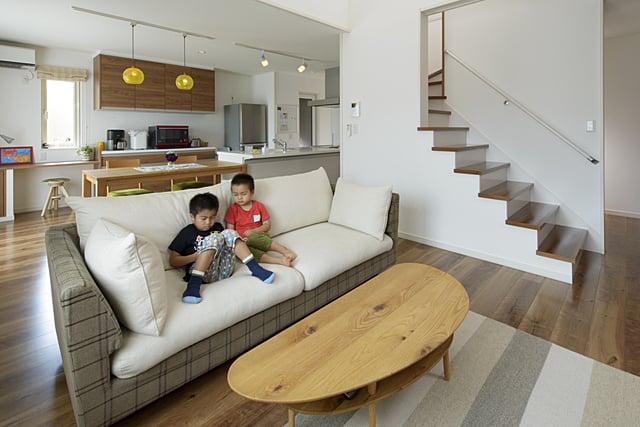みんなが集まるオープンキッチンの住まい
